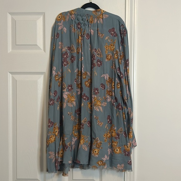 Free People Medium blouse. Gorgeous pink, gray and yellow. - Picture 5 of 6